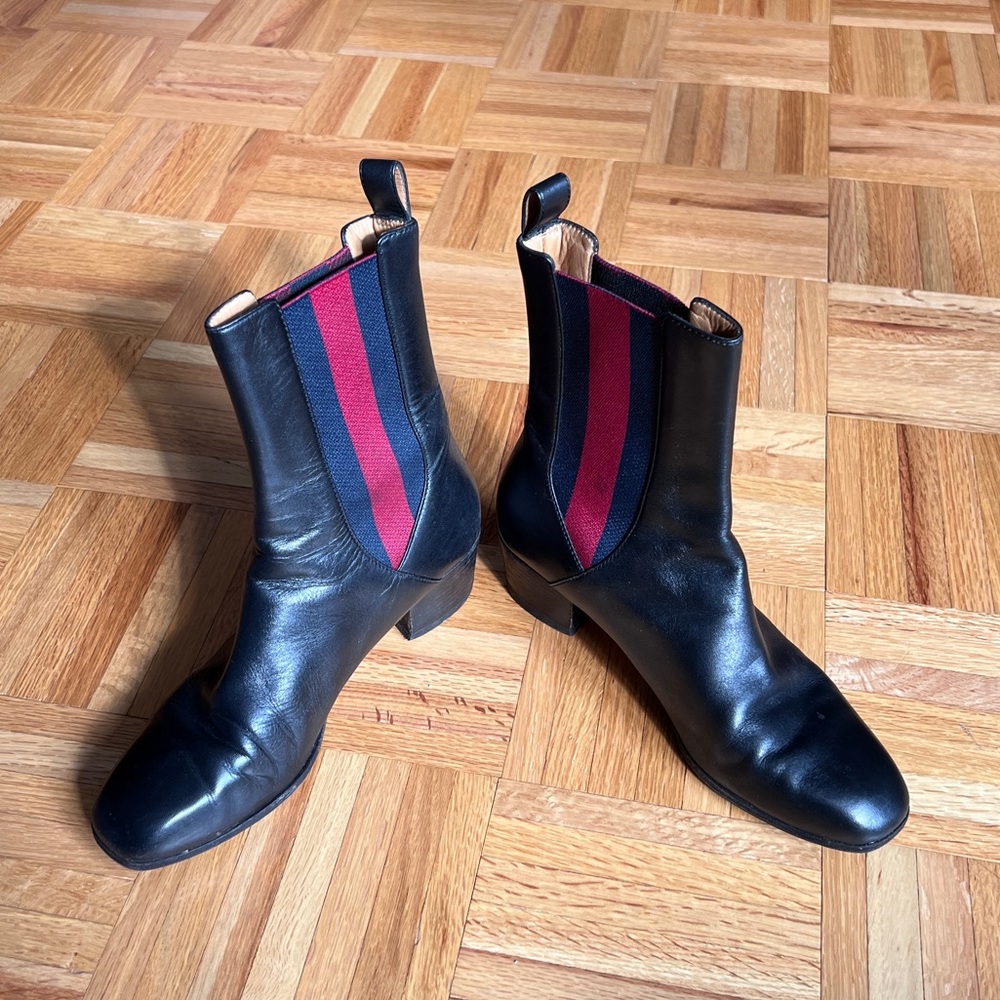 Vintage Gucci ankle boots with red and blue stripe